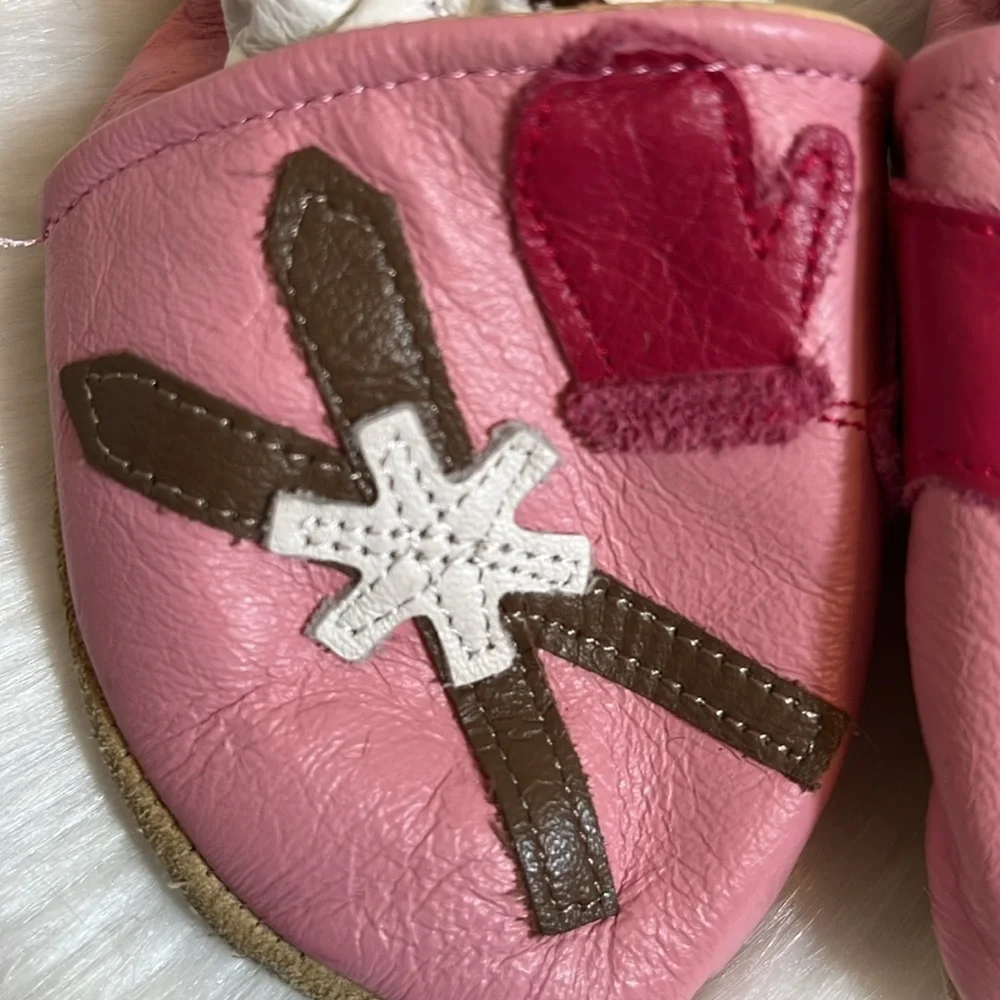 Cade & Co Ski Patrol Pink Leather Soft Suede Sole Shoes